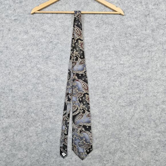 Wembley Necktie Black & Gray Paisley 100% Polyester Made In USA 4x56 Red Accents - Picture 2 of 8